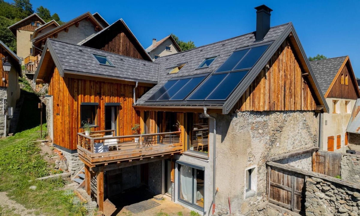 Montricher-Albanne House | ALESINA - MONTRICHER ALBANNE