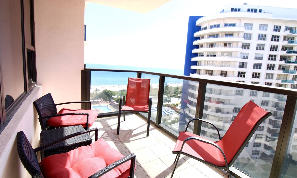 Mid Beach Condo | Alexander 1211 with Beach Access, 2 pools, sauna