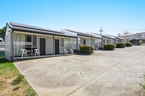 Warwick Hotel | Alexander Motel