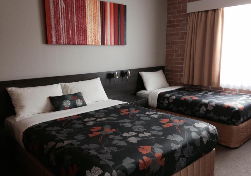 Vineyard Hotel | Alexander The Great Motel