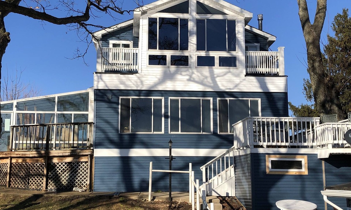 Monticello Hotel | Alexanders Landing