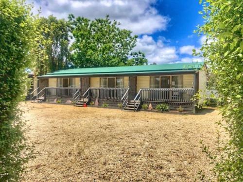 Alexandra Cabin | Alexandra Parklife Studio 3