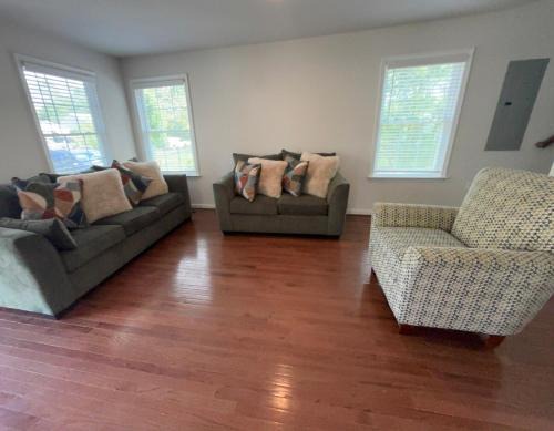 Mount Vernon House | Alexandria Retreat Near DC, Metro & Military Bases