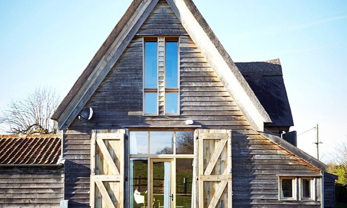 Bramfield House | Alfred's Barn sleeps up to 8 in 4 bedrooms