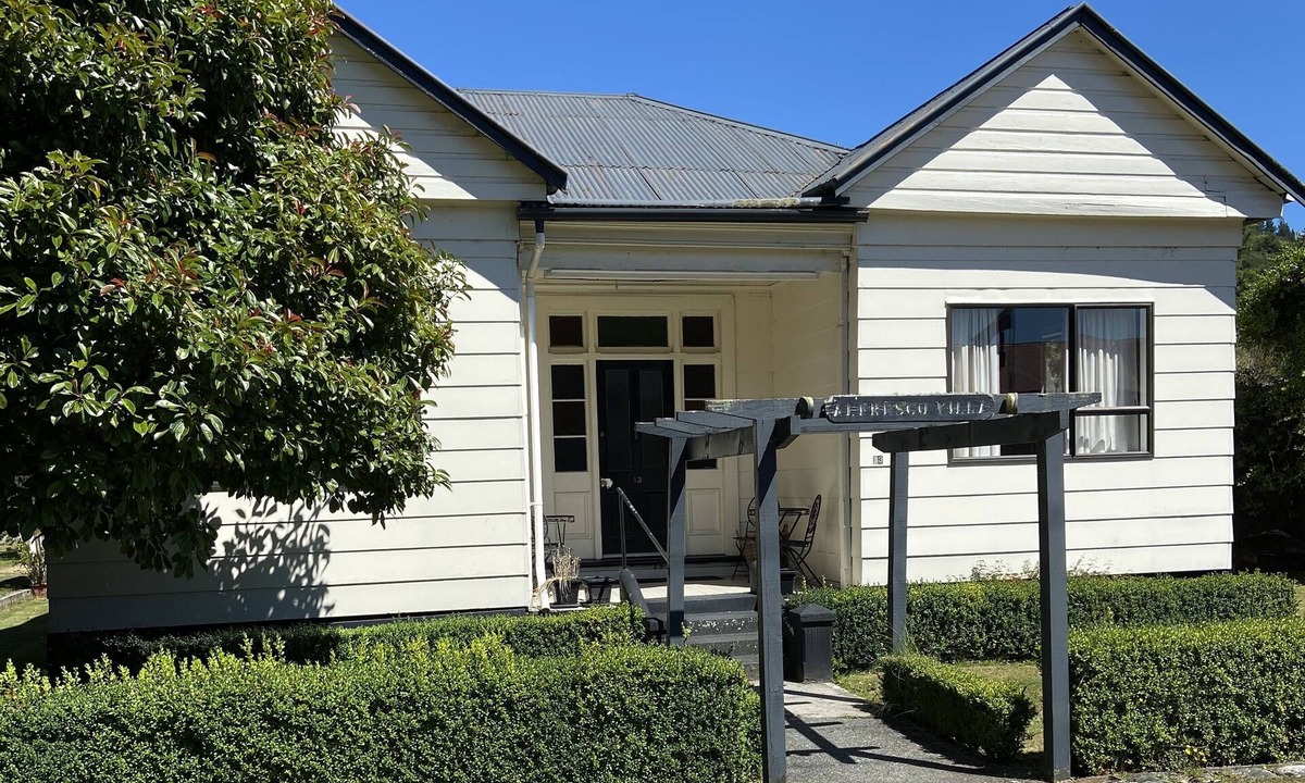 Reefton House | Alfresco Historic Villas