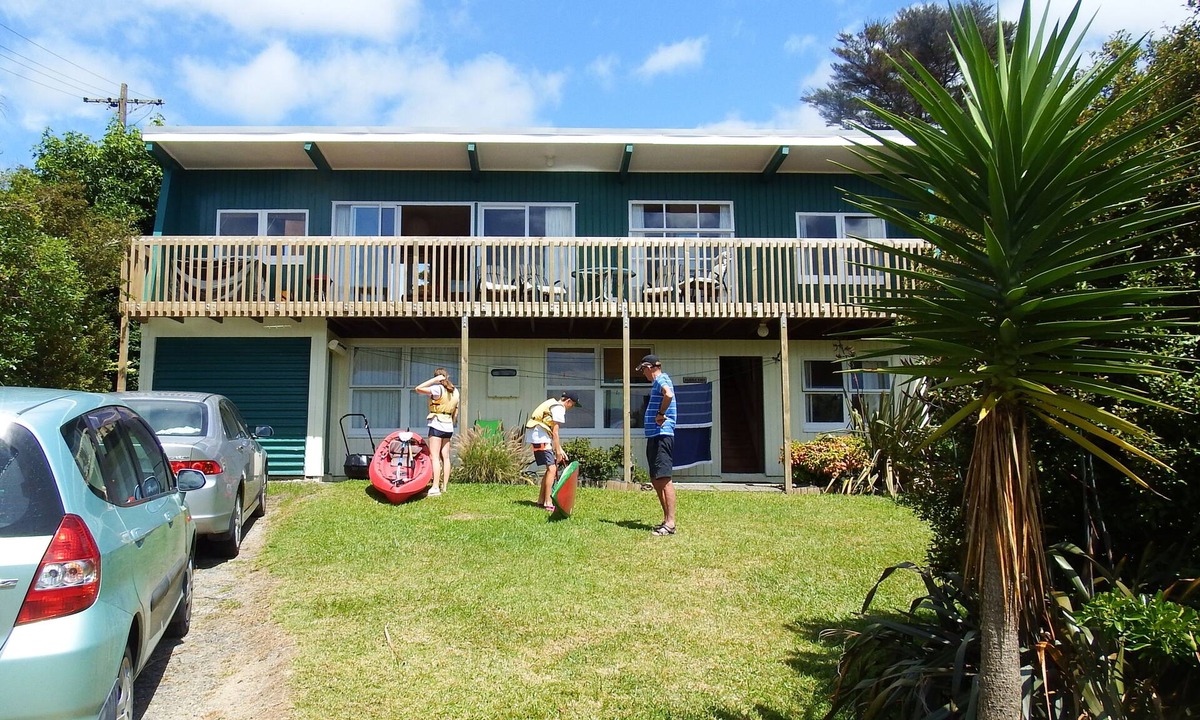 Algies Bay House | Algies Bay holiday home