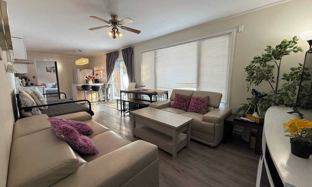 Highlands East House | Algonquin S Lakeview 3BR H-Tub W-Stove Sandy Beach, Algonquin S Lakeview 3BR H-Tub W-Stove Sandy Bea