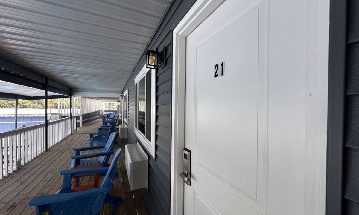 Lake of the Ozarks Apartment | Alhonna Resort's 1 Bedroom Efficiency Unit 21