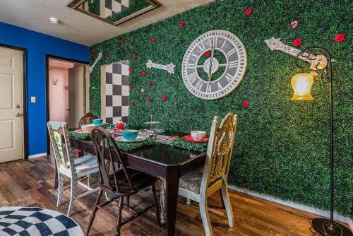 Northeast Neighbors Apartment | Alice- The Wonderland Experience