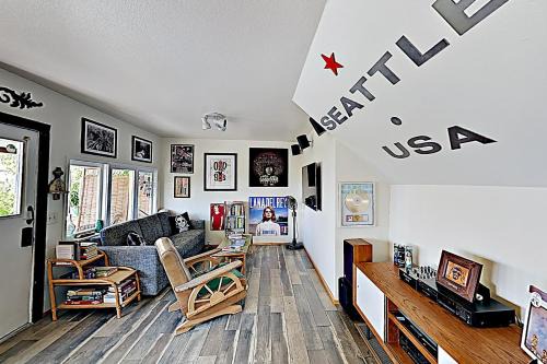 Alki House | Alki Oasis