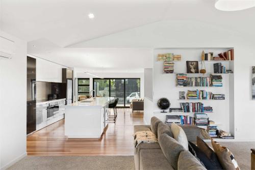 Te Rapa House | All Black # 10