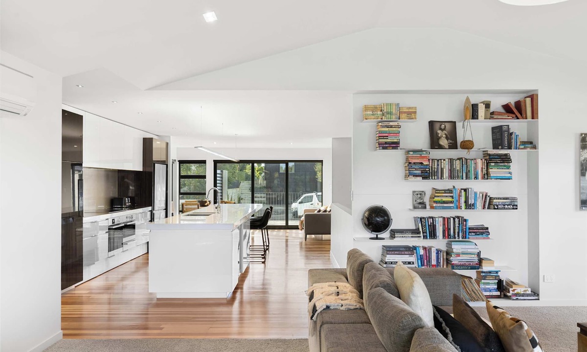 Te Rapa House | All Black # 10 Summar