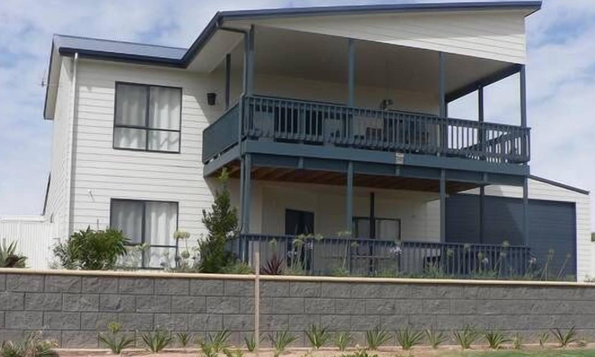 Port Hughes House | All Decked Out!