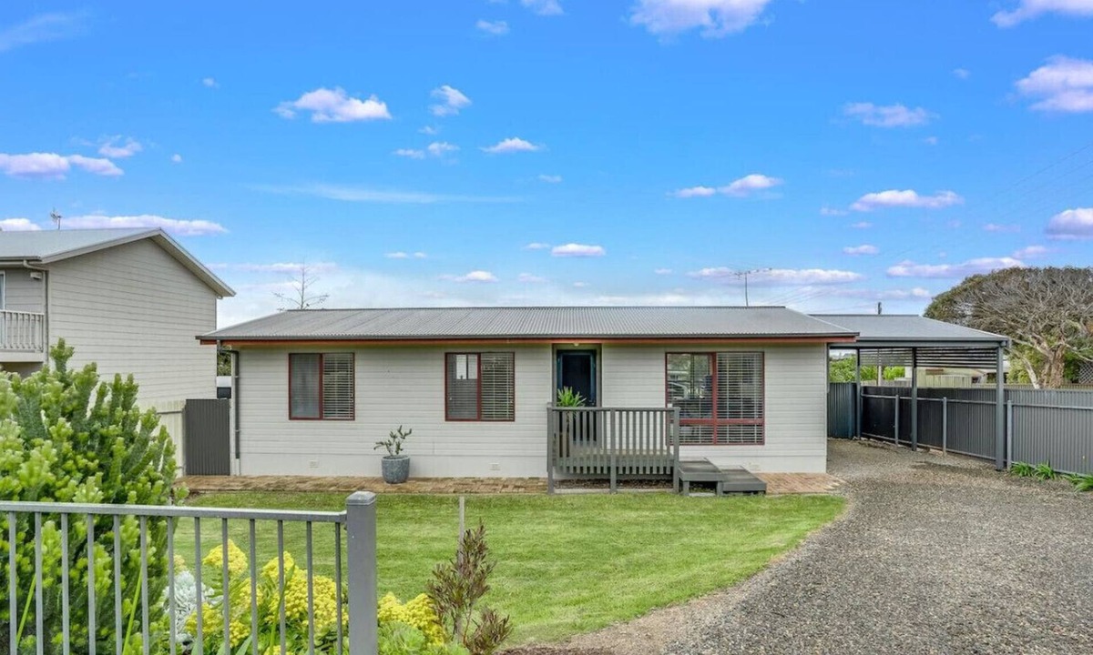 Goolwa Beach House | All Decked Out Goolwa Beach Pet Friendly