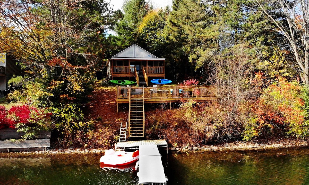 West Eaton House | All Decked Out-NEW Lakefront!-Sleeps 6-Close to Colgate!