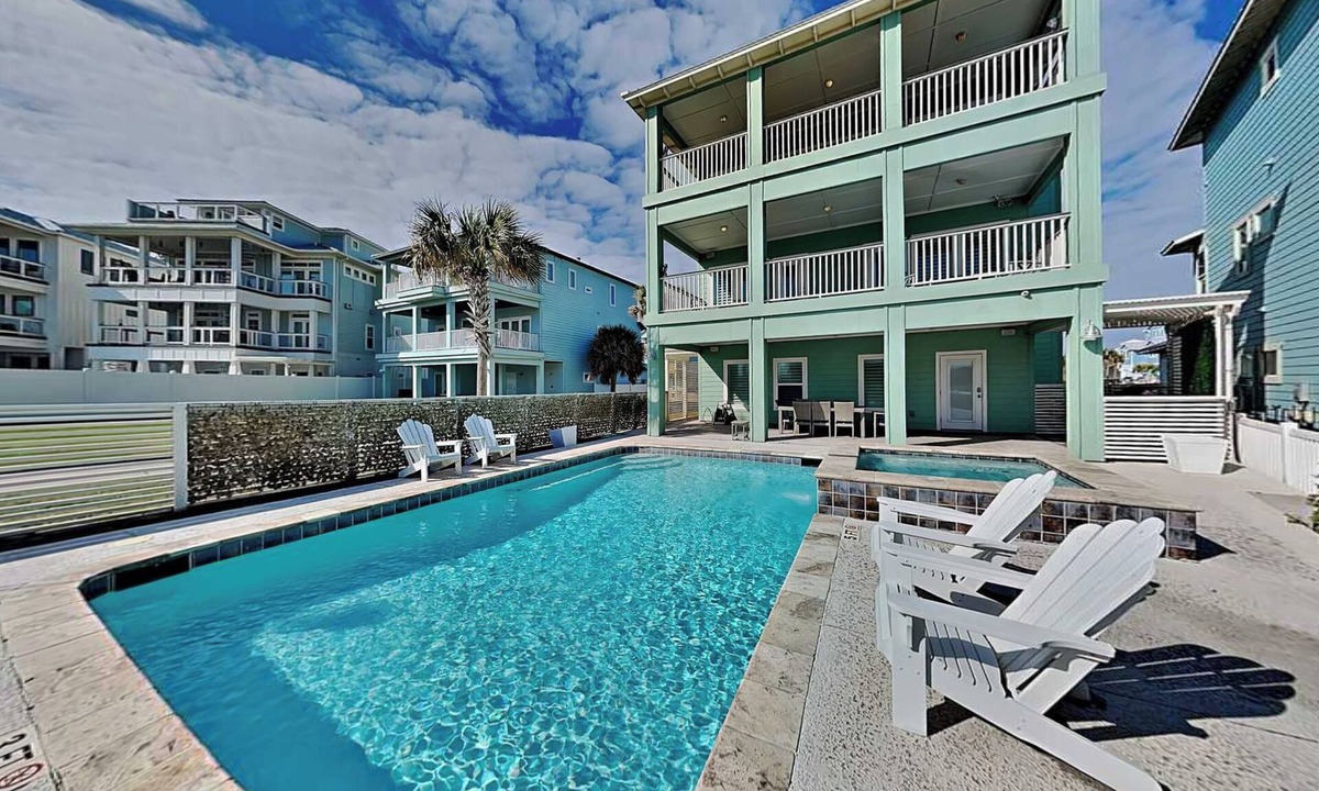 Port Aransas House | All Decked Out | Private Pool, Hot Tub, Game Room