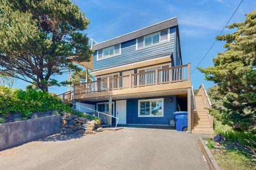 Lincoln City House | All Decked Out