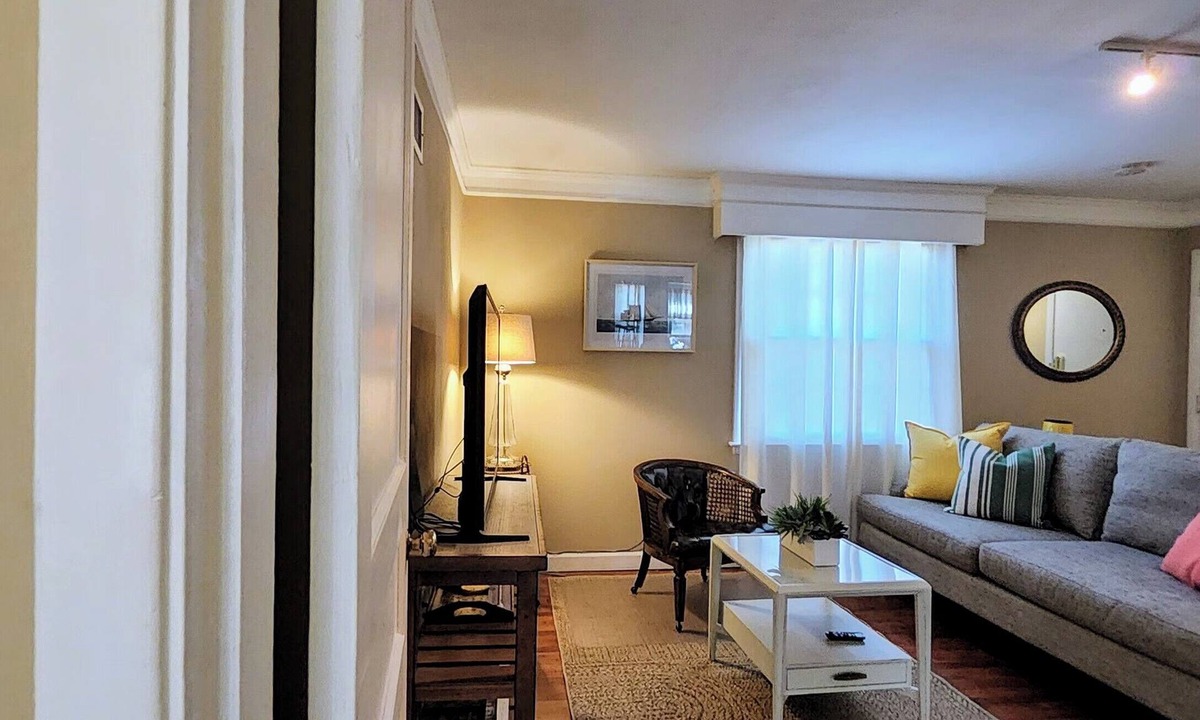 West End Condo | All in Reach, 2BR in West End
