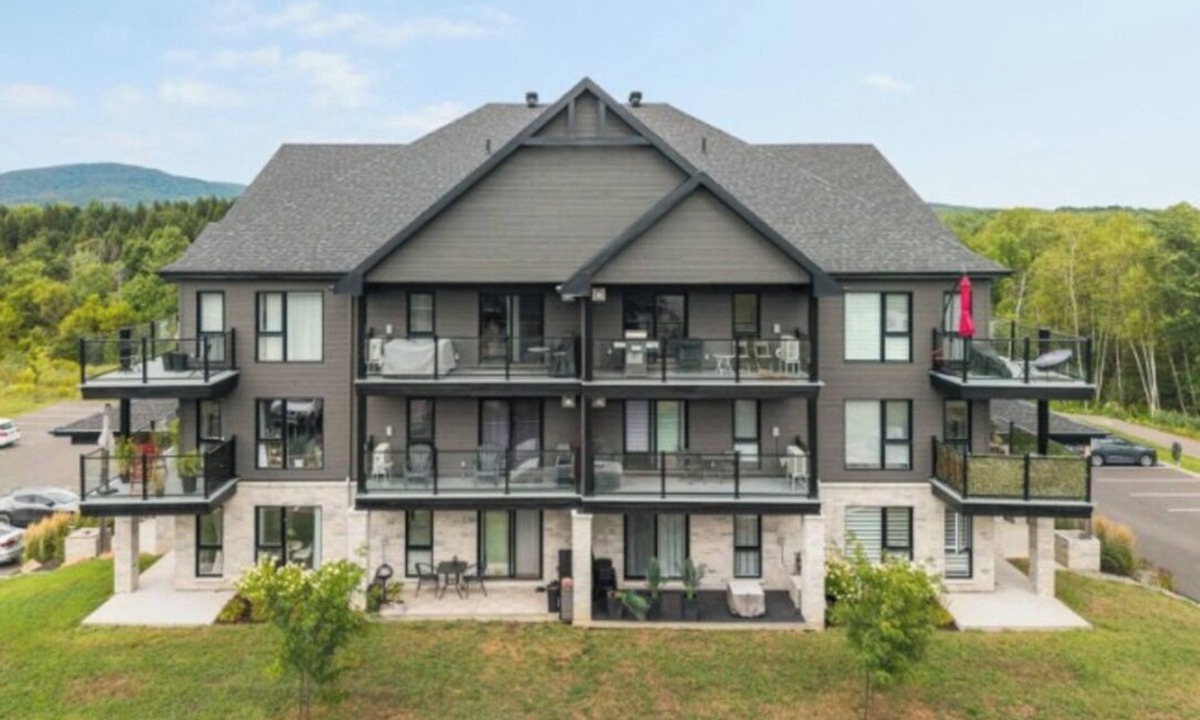Bromont Apartment | All-inclusive condo in Bromont