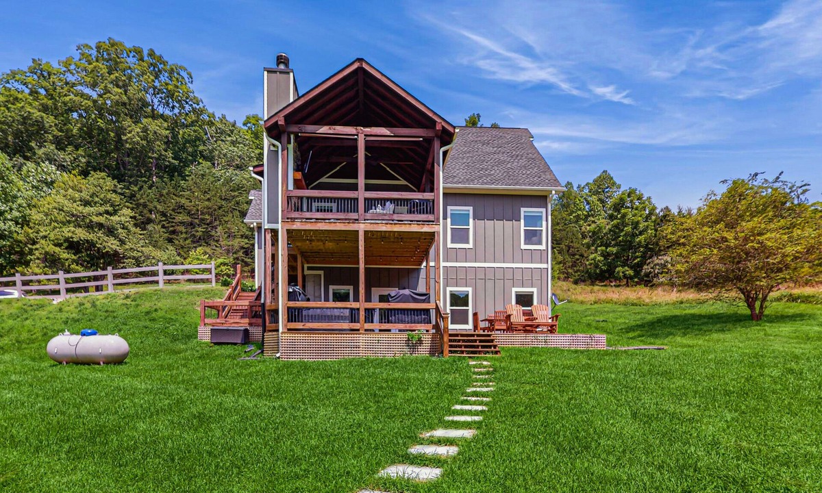 Morganton Cabin | All-new creekside home in a gated community with spacious decks, yard, & firepit