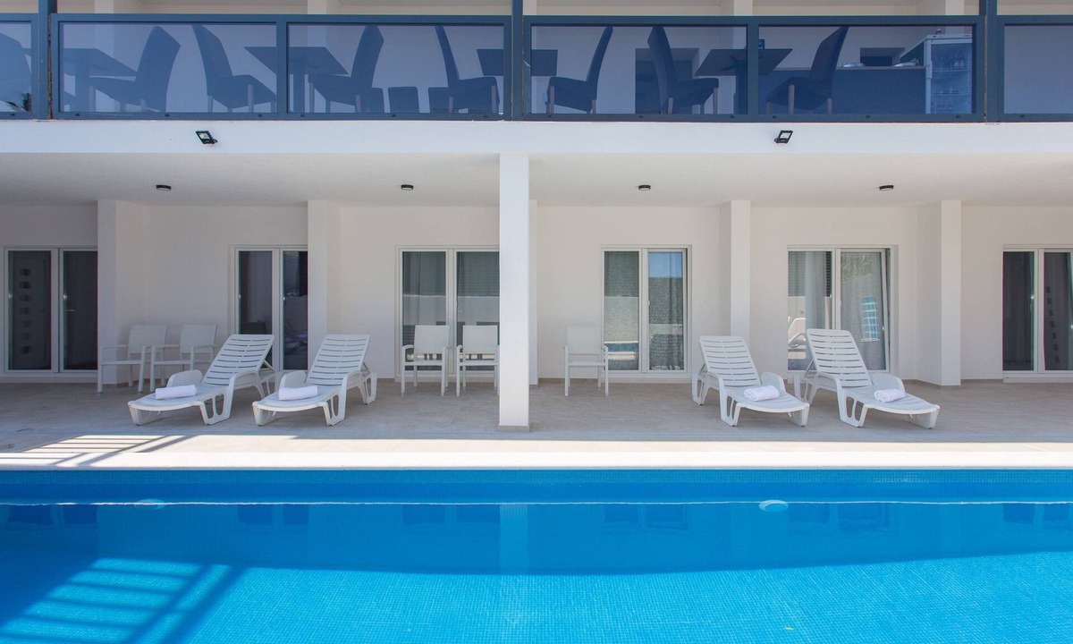 Kastela Bed & Breakfast | All Saints B&B Kastela