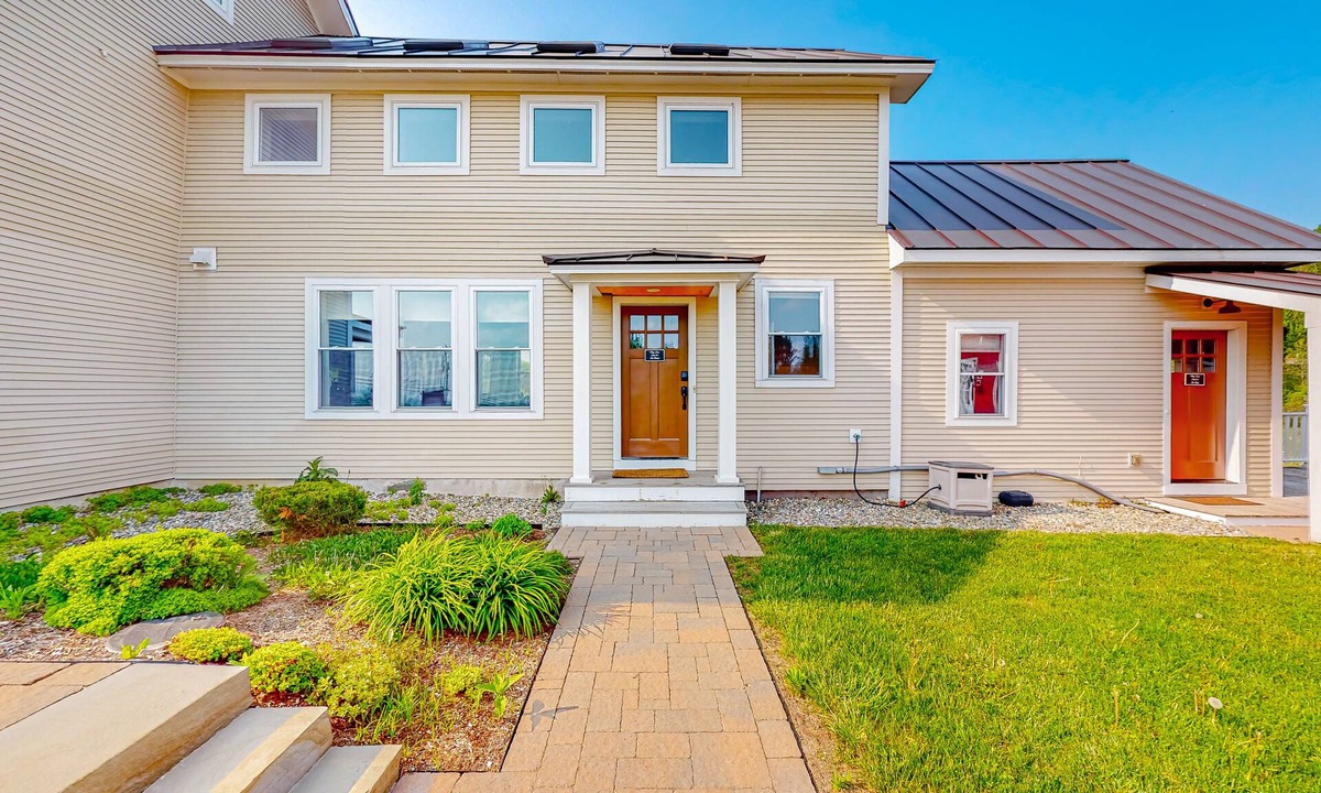 Waterbury Center Apartment | All-season escape in a vintage farmhouse with updated interior & on-site hot tub