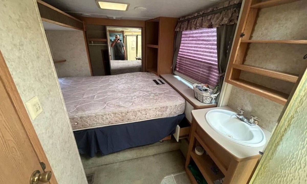 Arnstein House | All Season Getaway ! Luxury Trailer Home Rentals ..