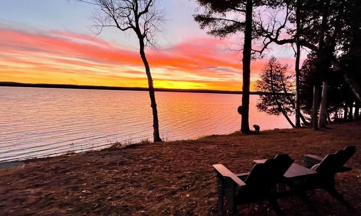 Sinclair House | All-Season Lakefront Home - Direct Trail Access - Sleeps 10 - Cross Lake, Maine