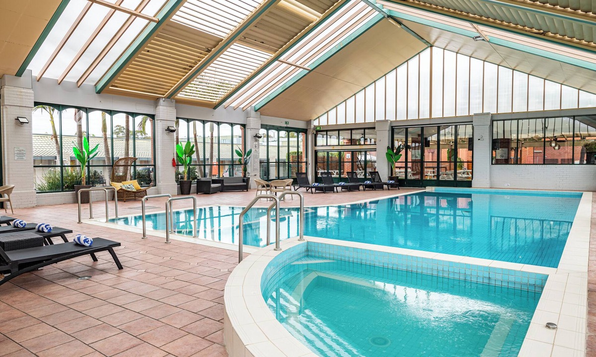 Strathdale Hotel | All Seasons Resort