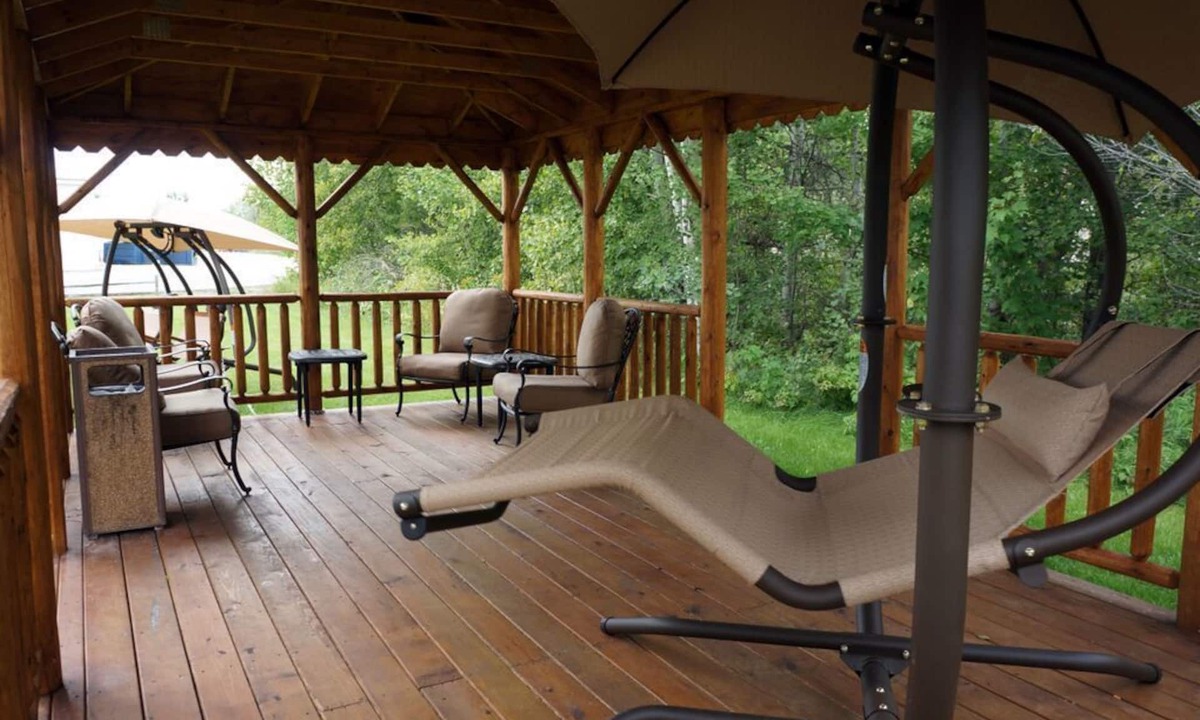Kalkaska Hotel | All Seasons Resort