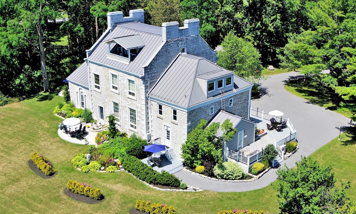 Kingston Hotel | All Suites Whitney Manor