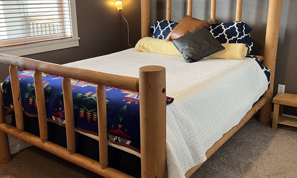 Happy Valley Apartment | All the Views: A Private BnB with VIEWS