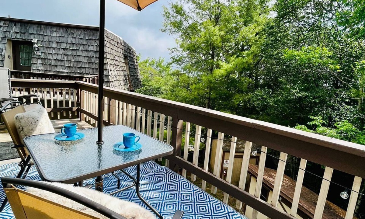 Beech Mountain Condo | All Your Vacation Needs! Walk to the slopes!