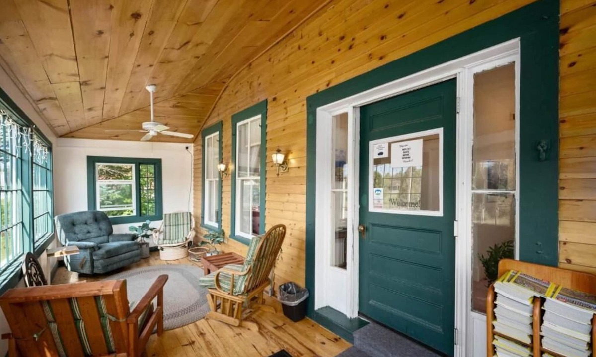 Twin Mountain Hotel | Allegory Inn