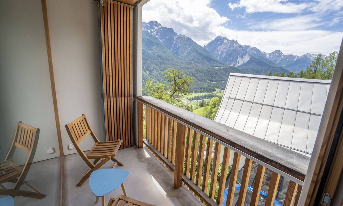 Sent Apartment | Allegra und Herzlich Willkommen in der Ferienwohnung Chasa Loft 3 in Sent