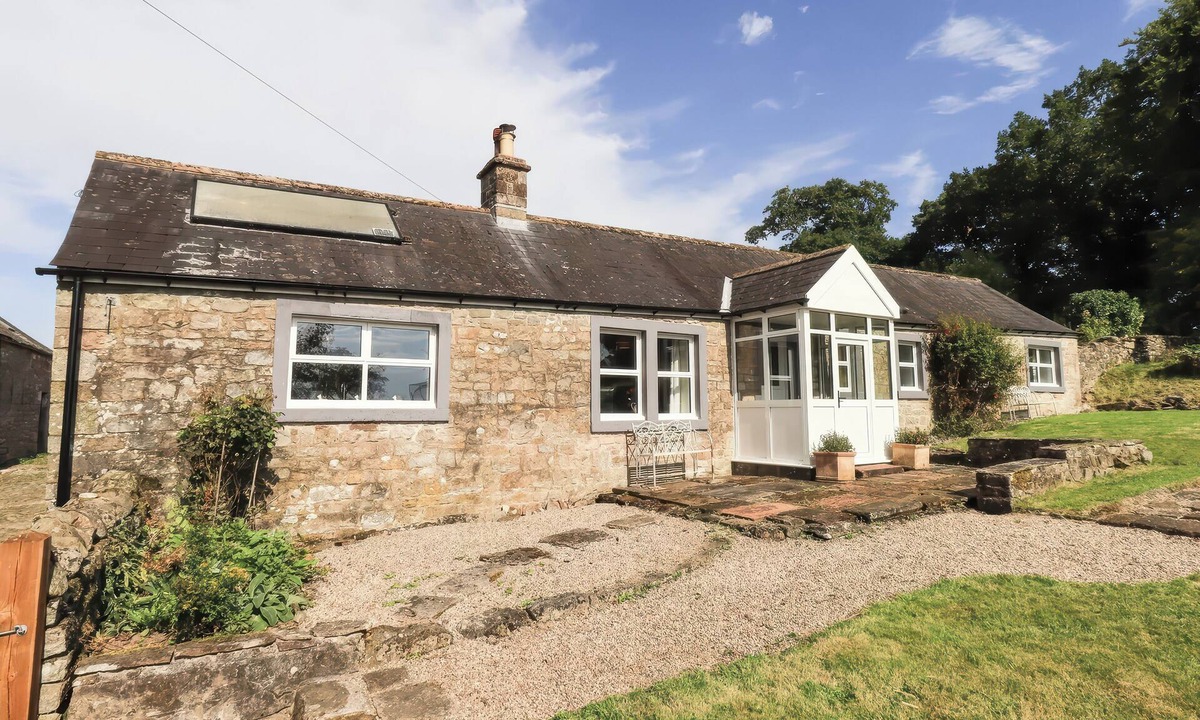 Wing Cottage | ALLERGARTH BARN, pet friendly, with open fire in Brampton, Cumbria