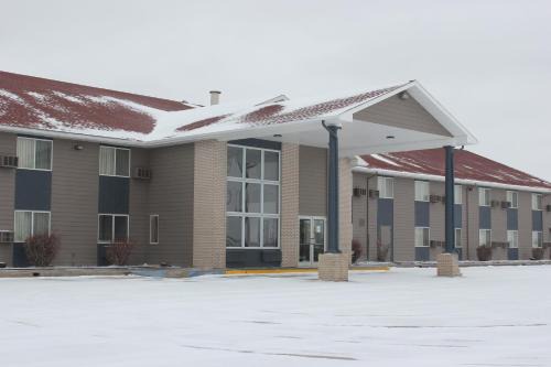 Alliance Hotel | Alliance Hotel & Suites, a Howard Johnson by Wyndham