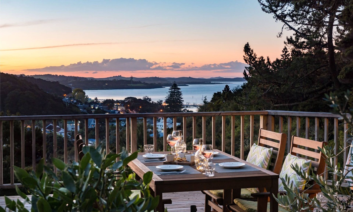 Paihia House | Allure Lodge cabin