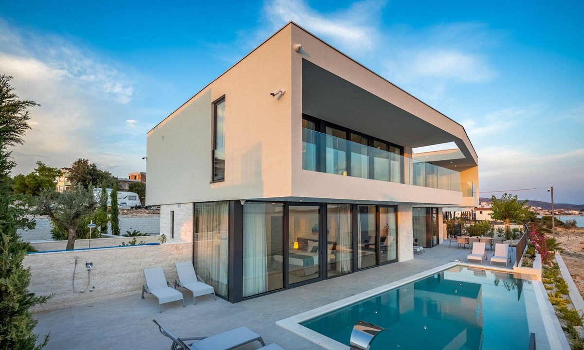 Rogoznica Villa | Alluring Rogoznica Villa | 5 Bedrooms | Villa Evening Star