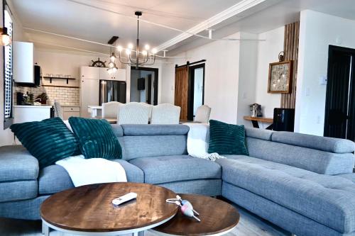 Alma Apartment | Alma 2 bedroom Sleeps 6