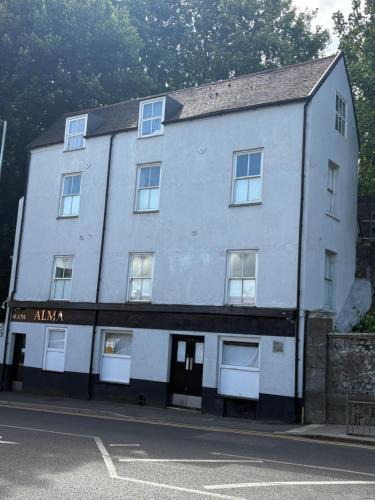 Dover Hostel | Alma House