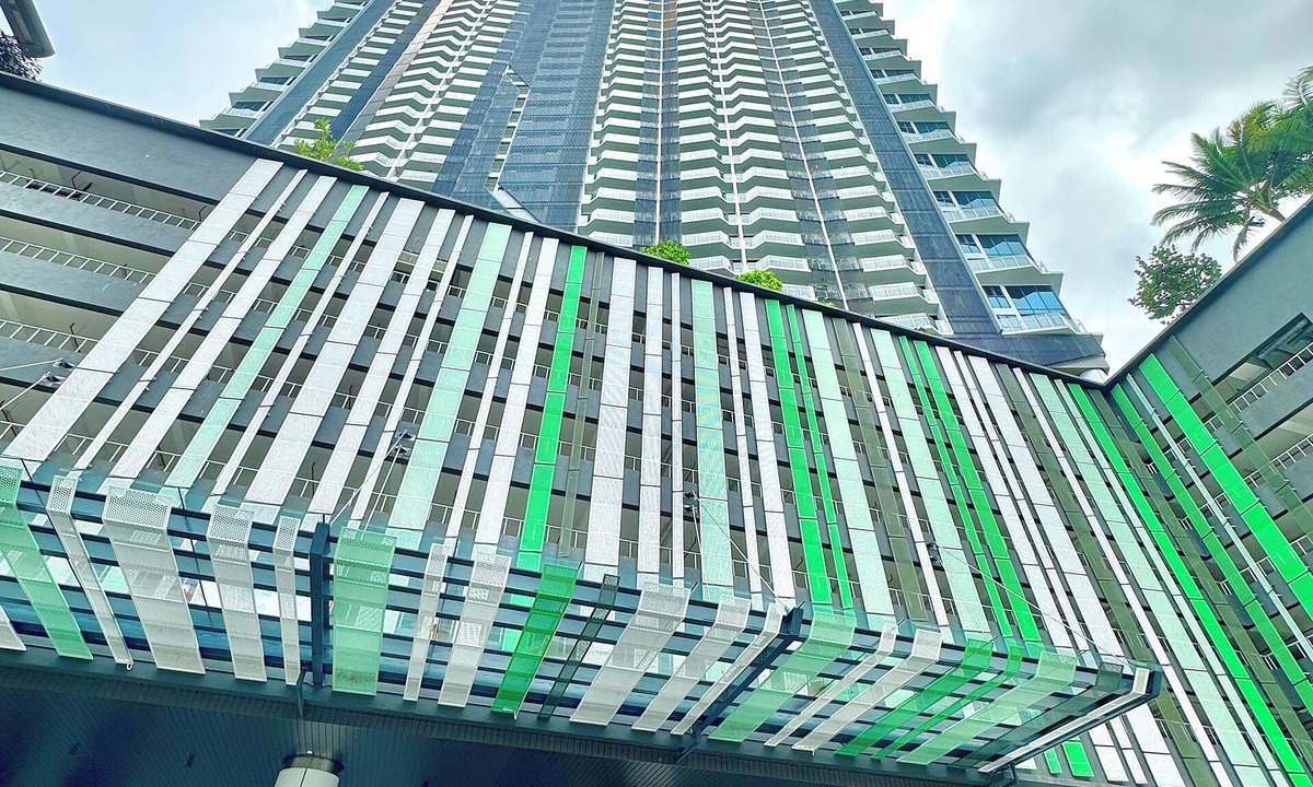 Nusajaya Condo | Almas Suites Puteri Harbour by Stayrene