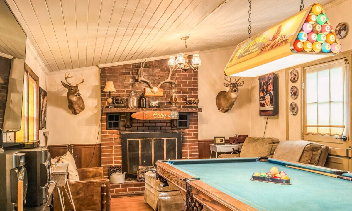 McLeansville House | Almeneiro Cabin - A Charming Nature Retreat