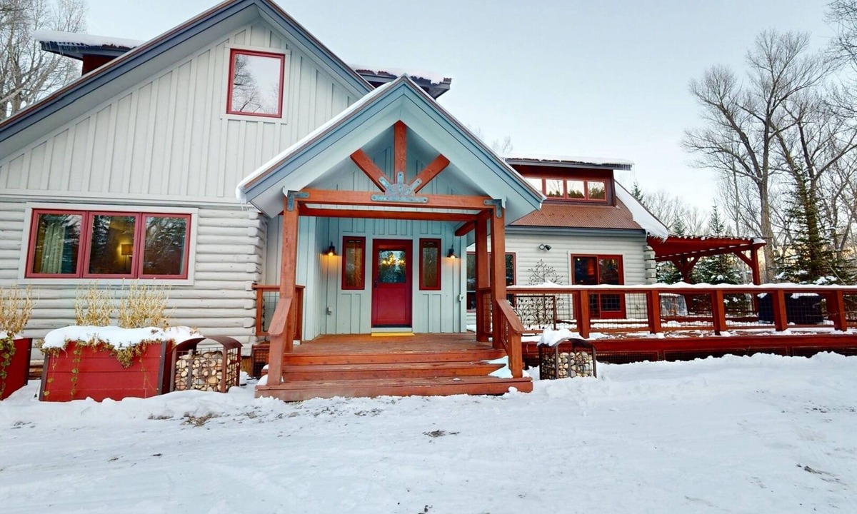 Almont House | Almont Escape by Three Rivers