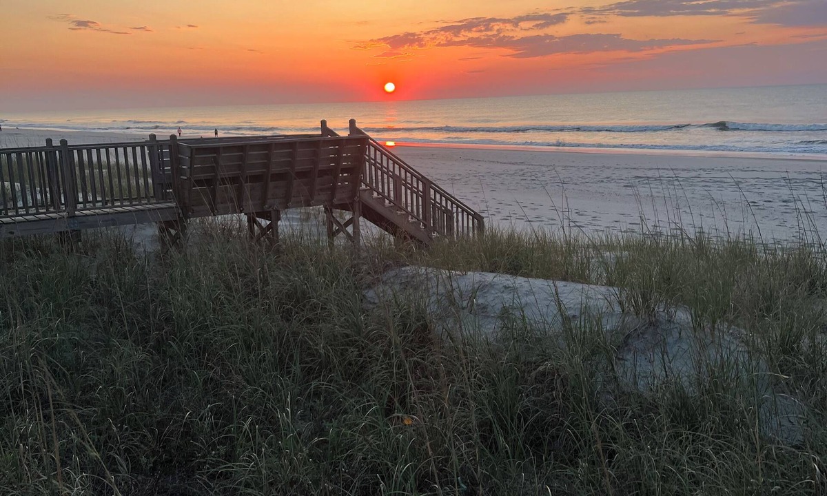 Surfside Beach Condo | Almost Heaven OCEANFRONT D Toes In The Sand Directly on BEACH Pets OK