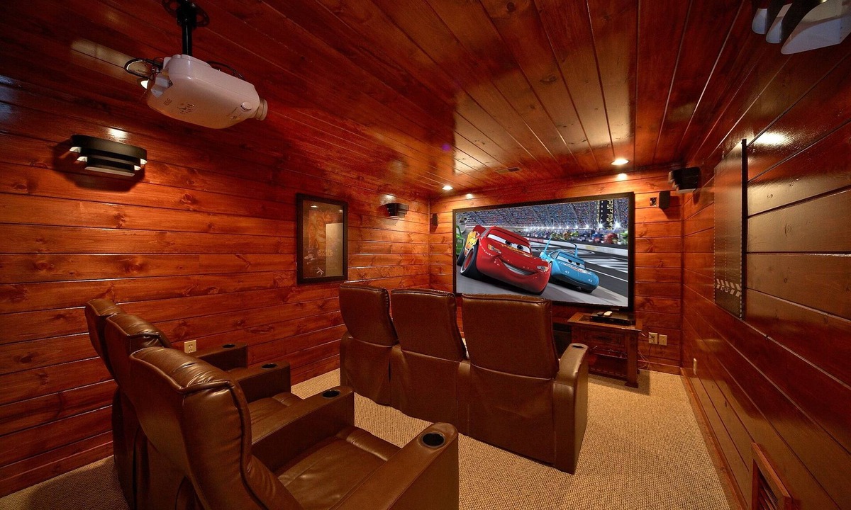 Gatlinburg Cabin | Almost Heaven: Views, Theater, Hot Tub, Sauna