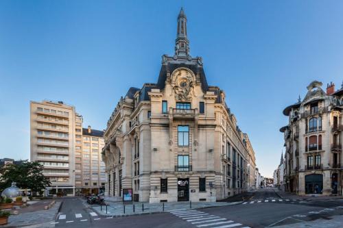 Old Town Hotel | Aloft Dijon