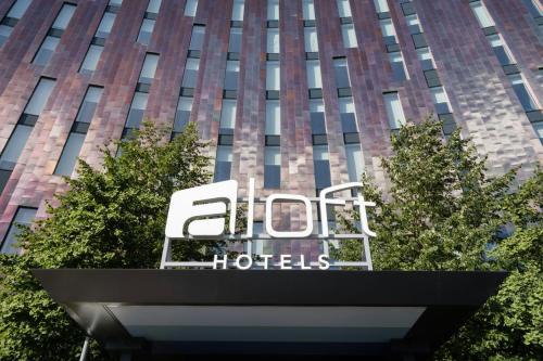 Custom House Hotel | Aloft London Excel