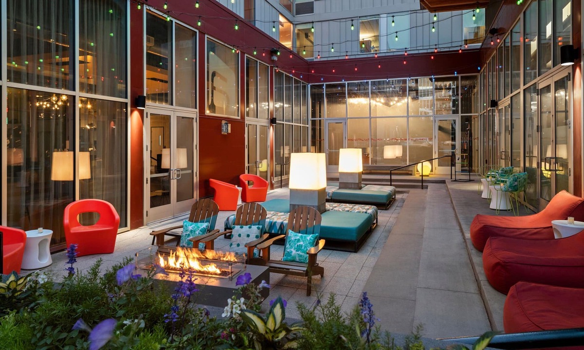 Downtown East Hotel | Aloft Minneapolis