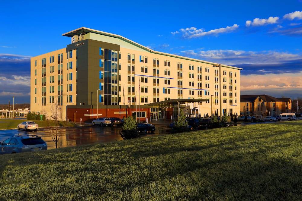 Mount Laurel Hotel | Aloft Mount Laurel